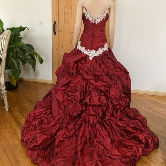 Justin Alexander Wedding Gown Size 16 - Picture 5 of 12